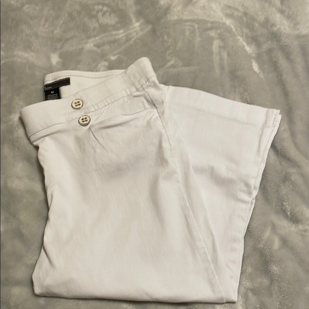 89th & Madison White Capris Classic Style